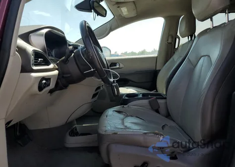 2017 Chrysler Pacifica Touring L z USA, uszkodzony, nr VIN 2C4RC1BG6HR621100